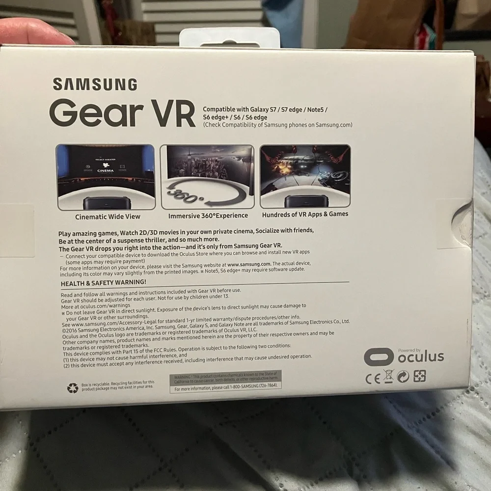 NWT Samsung Gear V R Oculus Headset